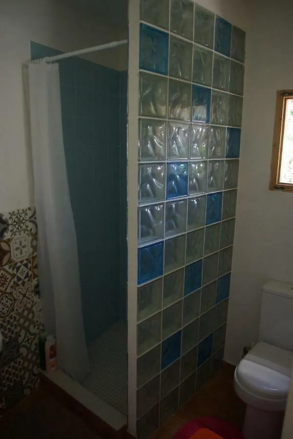 הוילה מנקור Houpla Sol בית נופש